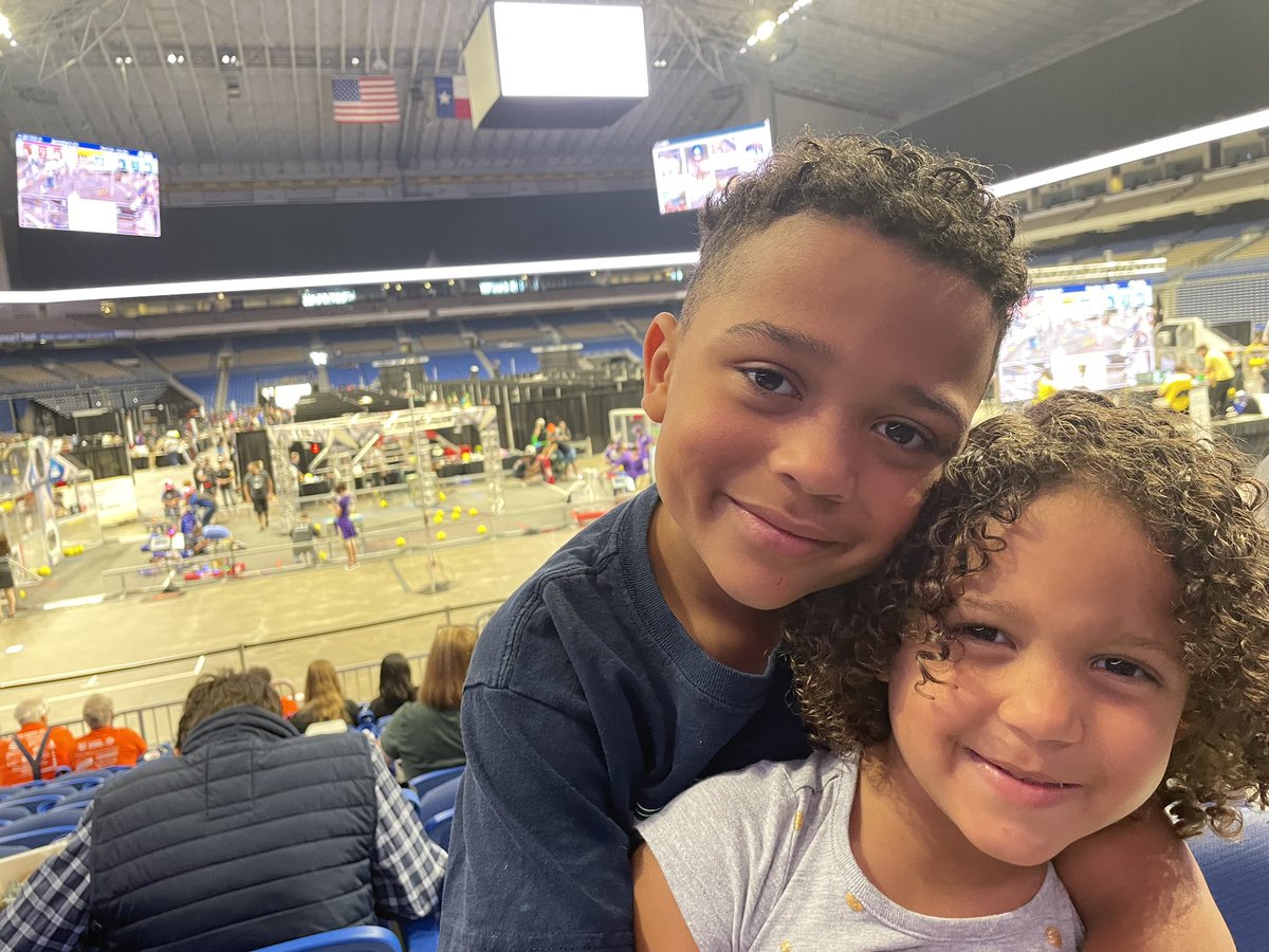 Enjoying some <a href="/AllenRobotics/">Allen Robotics</a> at #txcup21 what a great way to spend a 4yr olds birthday! <a href="/allensteam/">Allen STEAM Center</a> #girlsintech #inspirethefutre