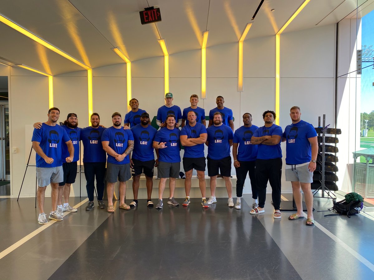 nyjets's tweet photo. The boys are ready for tonight!!

See you soon, @NYIslanders! https://t.co/UttgZkxLe4