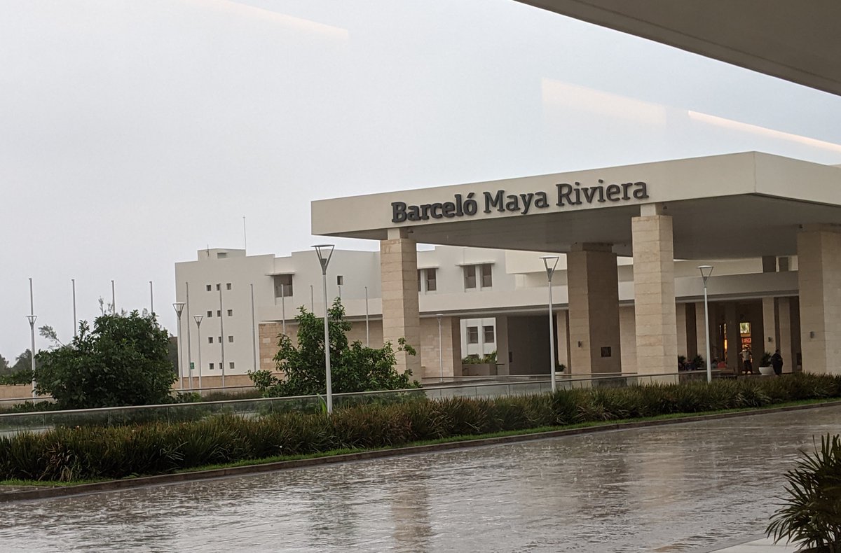 adkernel's tweet image. At the ClickBid Tulum Meet Market Brunch, chatting up Nigel, CEO from DIgiWorld Partners. Let&apos;s build some traffic! #digitalmarketing #affiliatemarketing @tkuoch