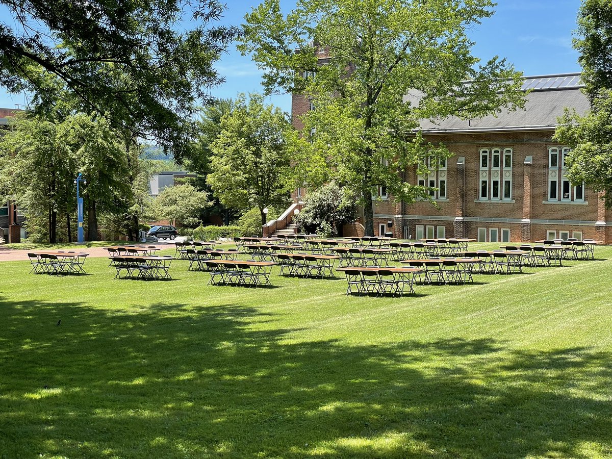 StudentLife_BC's tweet image. Campus is almost ready for orientation number one tomorrow! See the first HERD of new Bison tomorrow!