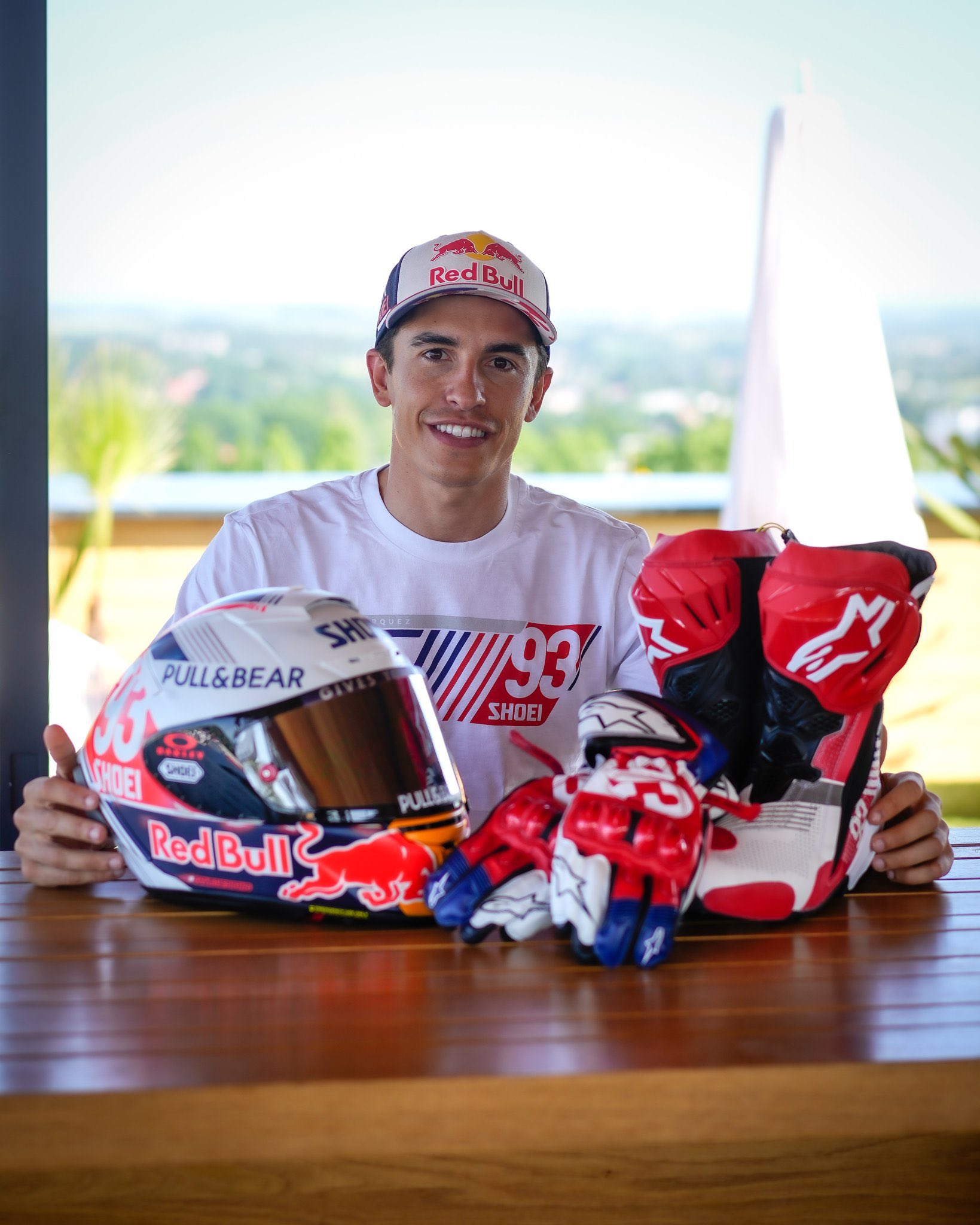 E4GkM_ZXEAkJr4w?format=jpg&name=large