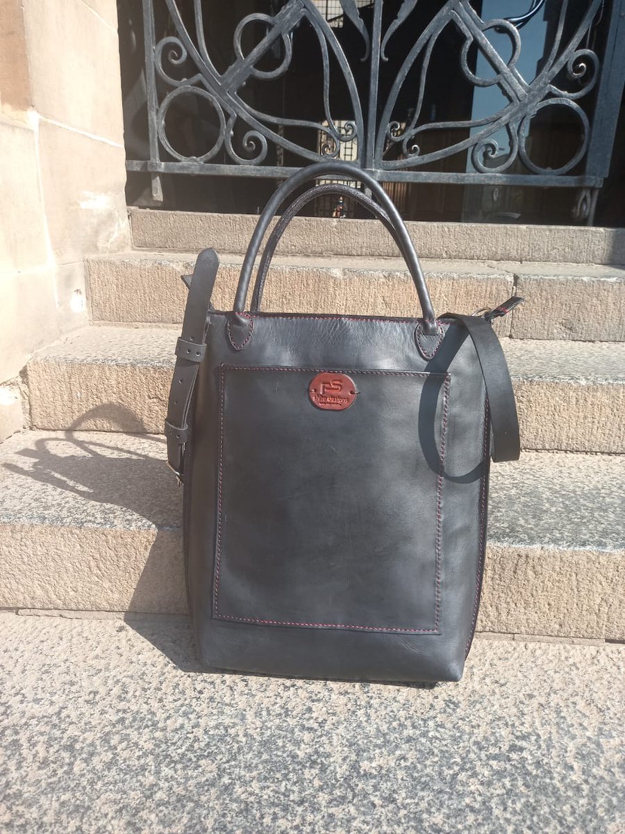 shitodesigns's tweet photo. Shitodesigns laptop totebag https://t.co/iduwIrMcTj