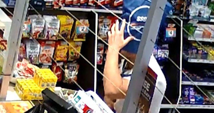 Dumb Criminal of the Week:  Put the Money in the Mask!

A suspect in a Queensland, Australia robbery wears a loot bag as a mask but takes it off to carry stolen goods from the local grocery store.  The CDC recommends you not rob a grocery store.

buff.ly/3cdPlO6