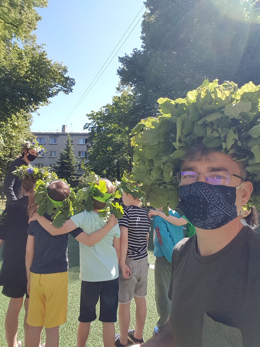 WindsorIan's tweet photo. Jani, Latvian festival celebrating the summer solstice. https://t.co/eQ4ZBtUXcu