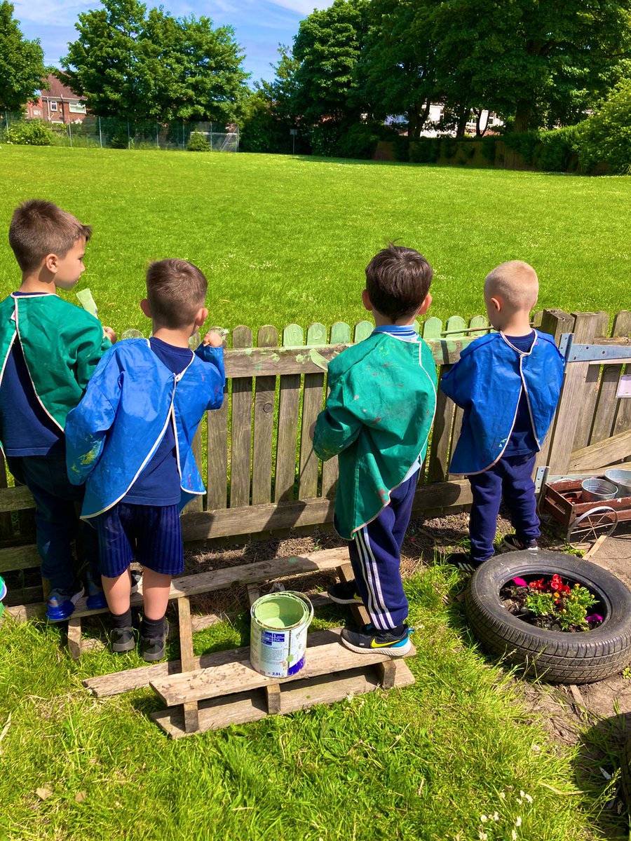 St_Leonards_RC's tweet photo. Acorn Eco-Warriors maintaining our outdoor area today, a lick of paint, watering the flowers and sweeping up. Taking care of our world. #stleonardsacorn #stleonardsscience #stleonardsoutdoorlearning https://t.co/8GmwiyxQu8