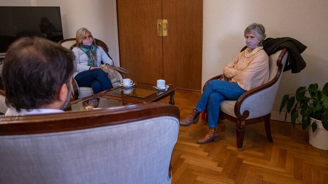 MariaReigada1's tweet photo. Como @Movimiento_Mayo nos reunimos con el jefe de gabinete de @BAProvincia, @Carli_Bianco, para conversar sobre los avances y las necesidades en la provincia. https://t.co/aGkln3bbuJ