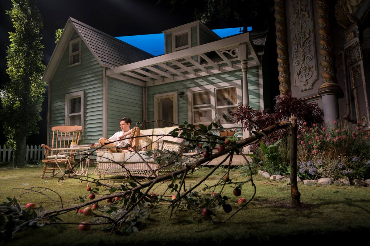 oldvictheatre's tweet image. Get stuck into the three new Inside Guides on our Education Hub: with information, interviews, advice, practical tips and exercises on Artistic Directing, Set Design and Facilitation. 

Take a look: bit.ly/3gzFvbT

📷 Johan Persson, All My Sons