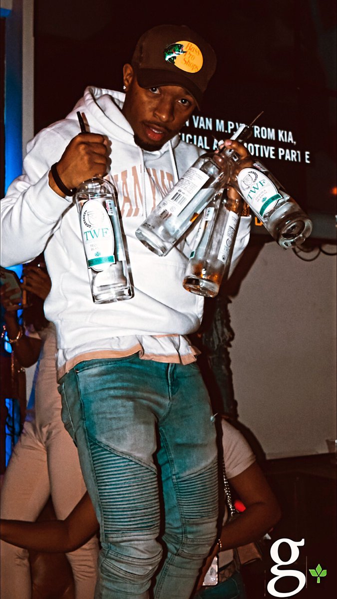 TequilawFriends's tweet photo. This #TBT we wanted to give a special shoutout to all of our Friends who’s been rocking with us since the OG bottle! 🙏🏾

Thank you all for your continuous support &amp; love! With that being said, we can’t wait to make new Friends this Juneteenth @crawlfortheculture in H-Town!! 🤘🏾 https://t.co/QJygQ4YlXo