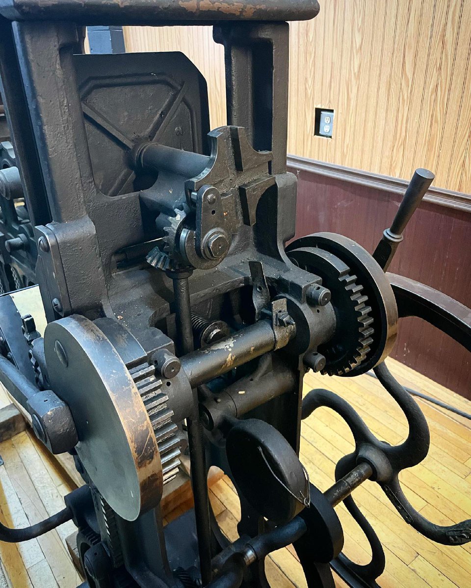 PrintMuseumCA's tweet photo. The back of our ca. 1875 Asteroid Jobber putting the “Back” in #ThrowBACKThursday
.
.
#TBT #AsteroidJobber #JobPress #PlatenPress #PrintingPress #Letterpress #PrintHistory #FromTheCollection #Museums https://t.co/pD8ttpLjSD