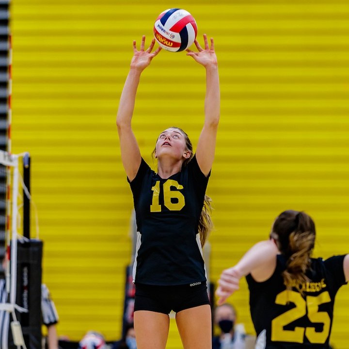 NATigerAthletic's tweet photo. Congratulations to Paige Morningstar (@baby_star16) for being named the @MaxPreps 2020-2021 Female Athlete of the Year! 

🔗- https://t.co/lnH9JP8YSX https://t.co/xvTkuI8gBI
