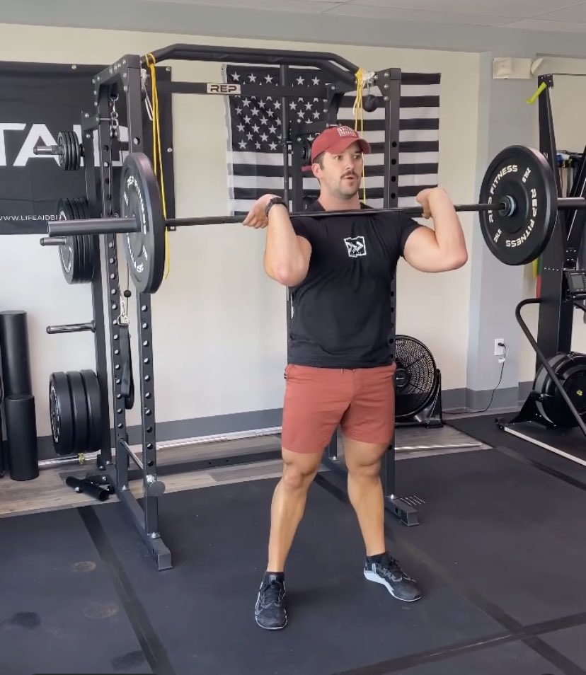 BFTSbroadway's tweet image. It’s time for some Thursday insight with this instructional video from Coach Joe about front loading in your #workout!

Check it out on @instagram and let’s get that sweat on!
#werkout #bfts #bway #broadway #fitfam 

instagram.com/reel/CPTStqLjW…