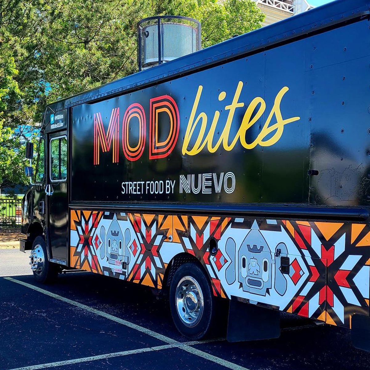 hotcards's tweet photo. There's a new food truck in town! We had the pleasure of working with Nuevo to design the logo and branding for the HOT new @ModBites #foodtruck. 

Now… Find it, admire it, then order all kinds of great global grub out of it!

#nuevomodmex #modbites #logodesign #inkonanything https://t.co/oxyVfNB0kW