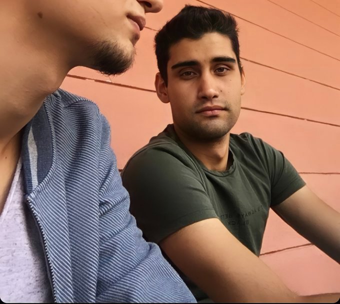 Adaletsiz koskoca 500 gün!

Yüreği pırıl pırıl bir genç, bir başkasına yardım eli uzattığı için 500 gündür mahkum. Kadir bunları haketmedi! Kadir için adalet güneşi artık doğsun. Gencecik bir fidan solmasın!

#KadirŞekerİçinAdalet