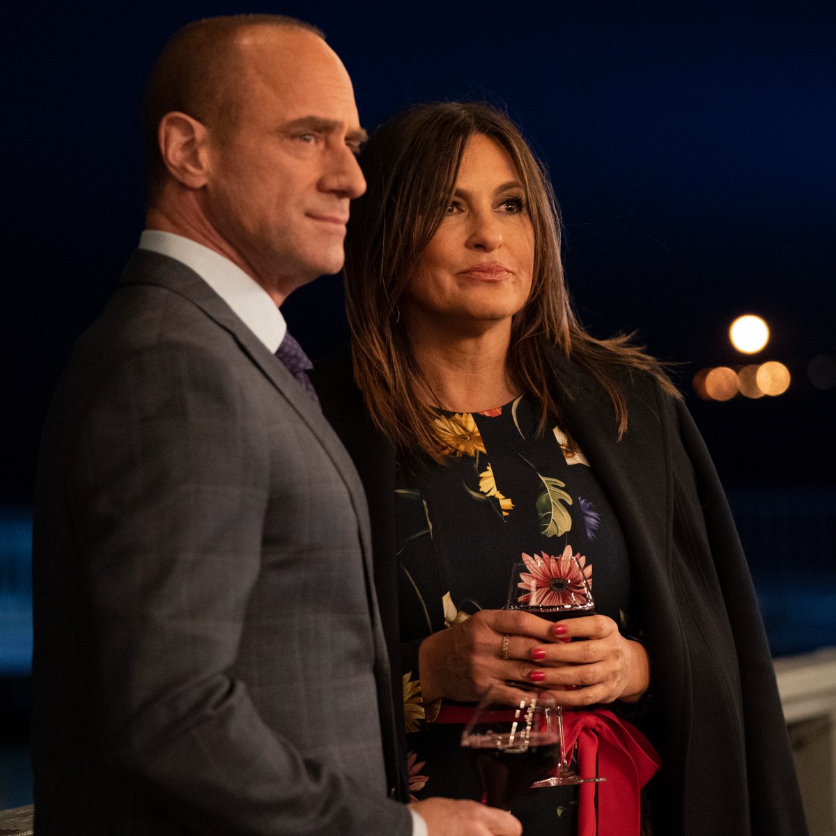 This moment has been living rent-free in our heads. ❤️ #SVU