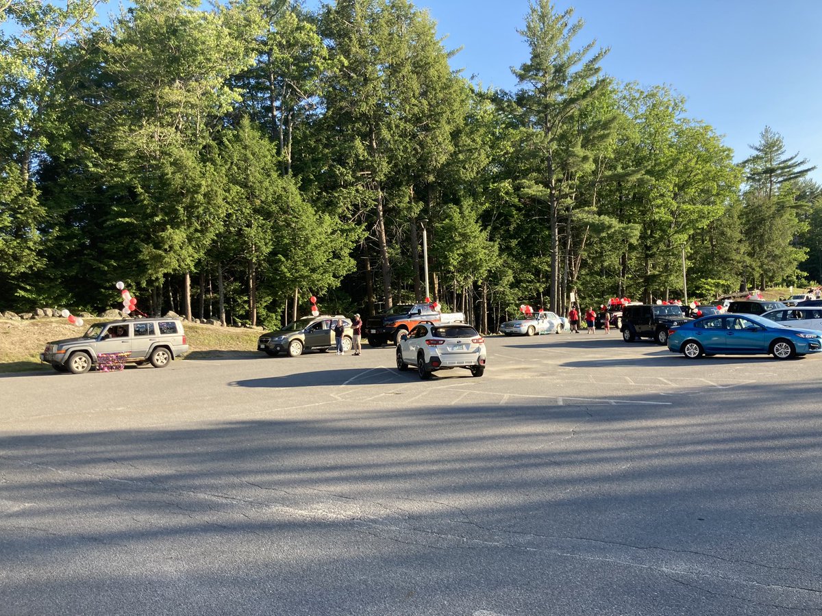 MrsButtonHDMS's tweet image. Well that was fantastic. Congratulations to the class of 2025
on moving up to the big leagues. We will miss you for sure! #HDMSPride #HDMSCelebanquet