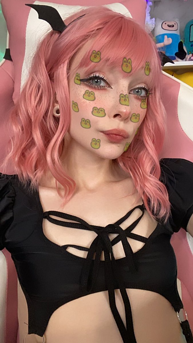 littleflufflepuff tweet media
