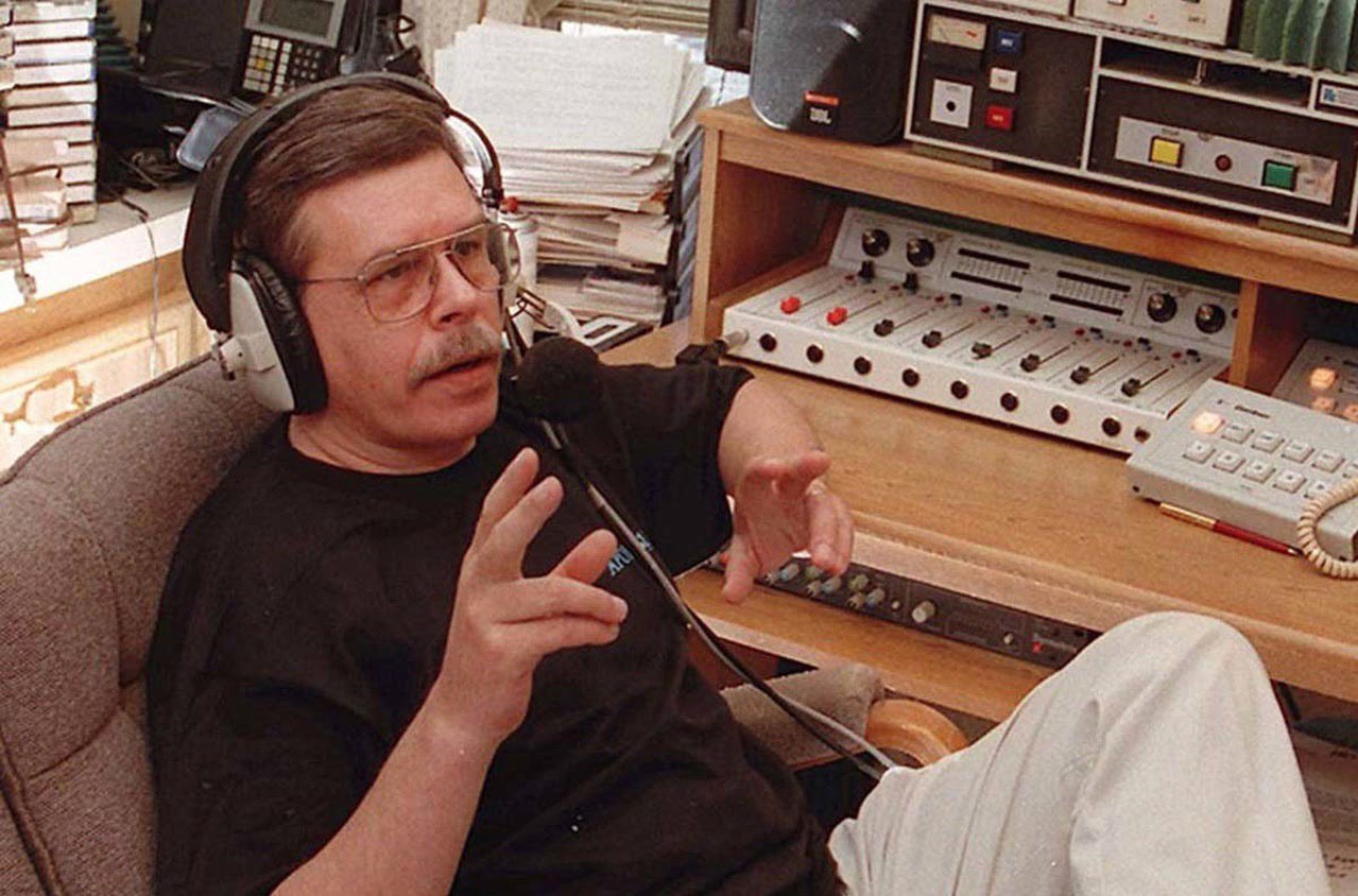 Happy bday to radio legend Art Bell. RIP
Nobody was better. 