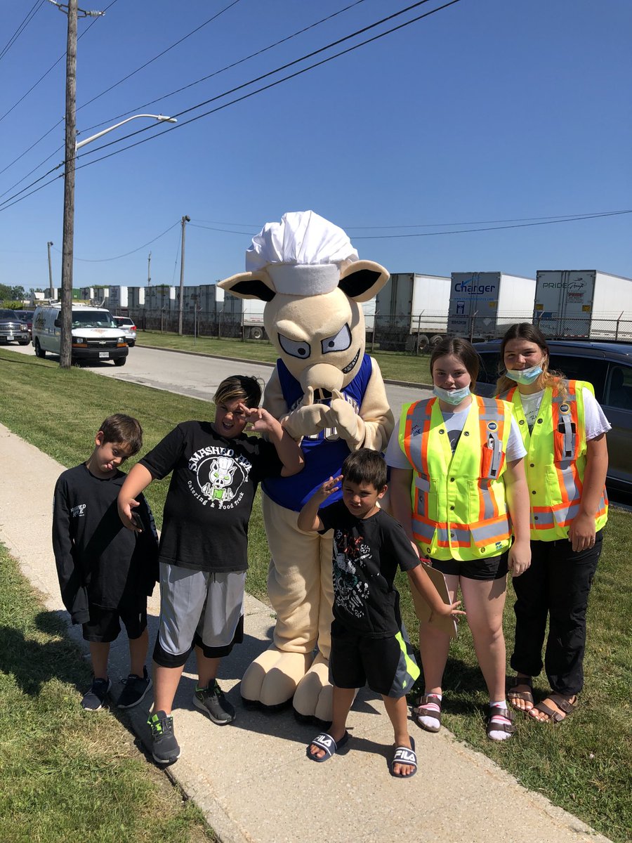 smstingrays's tweet photo. #thankyou for all the awesome support with our #yumyum Rib dinner courtesy of #SmashedApple Organized by our fantastic CSAC. More pics coming soon… https://t.co/2UcodDkklm