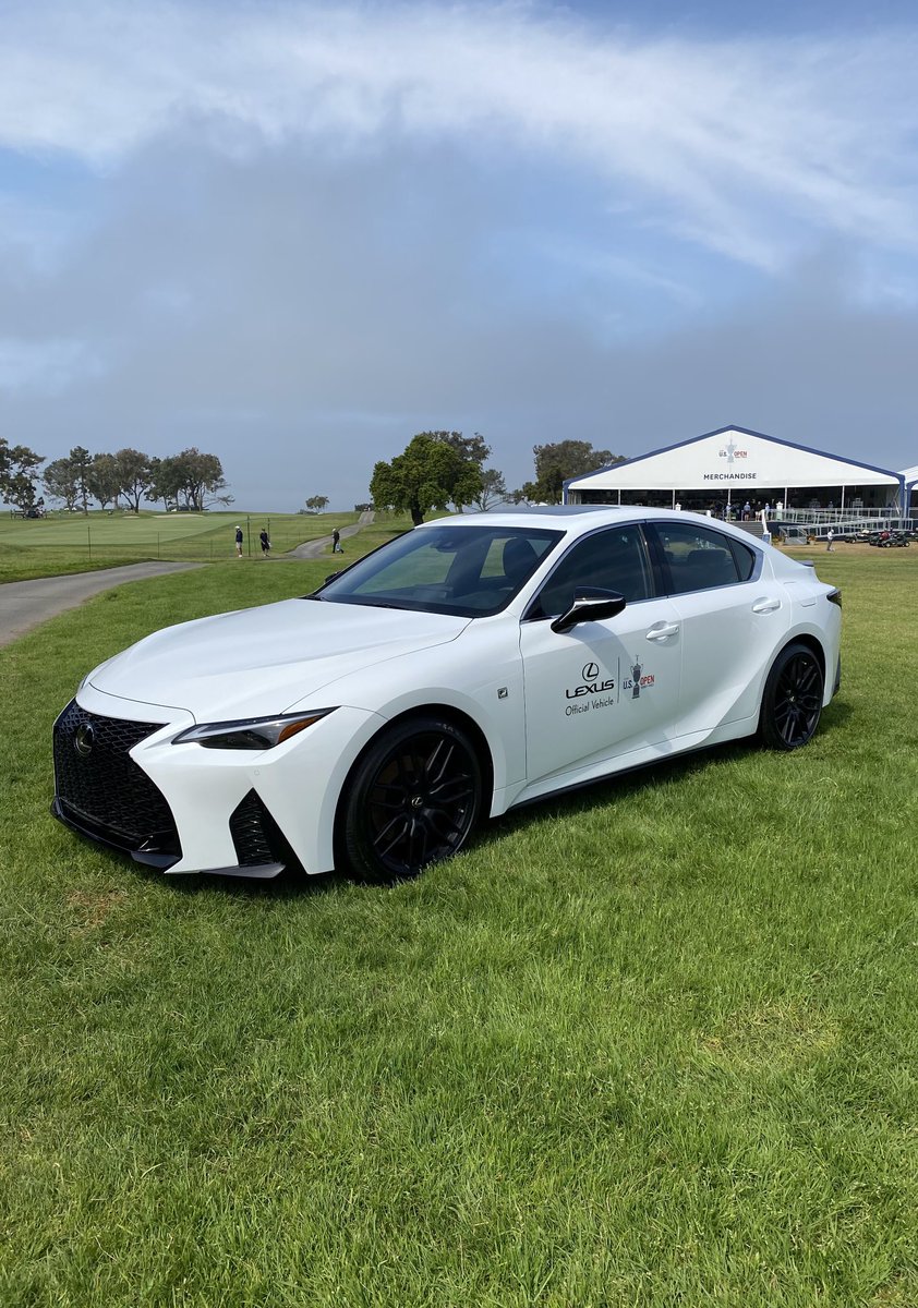 This is the best way to “drive” at any ⁦<a href="/usopengolf/">U.S. Open</a>⁩ with all of those narrow fairways!😂 Thanks ⁦<a href="/Lexus/">Lexus</a>⁩ for providing the vehicles for the players competing at Torrey Pines this week. #Lexusgolf