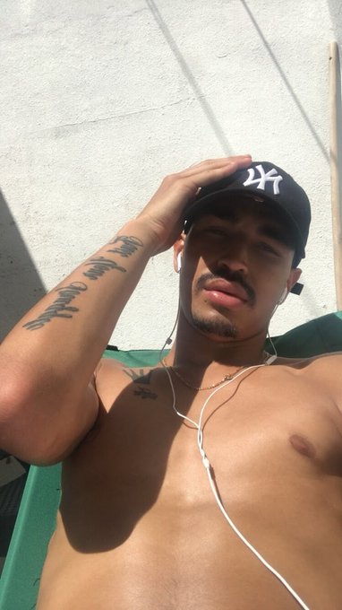 New here ? #gay #gaybrasil #gaylatino #onlyfans #Pride2021 #LGBT #bigcock #bi #gayporn #twitter #dotado