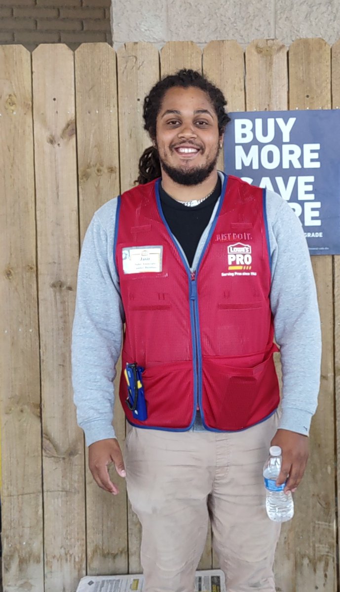 ShannonPRO1583's tweet photo. Our new addition to the #lowes1583 lumber/bdm family! Let's give a Lowes Welcome to Jasir! #VestDay #Proud #LetsDoThis @IsolanoLora.@michaelO1366 @proahmed646 @ShaDon_G @AsverGlusac @ryanmack1414 @7fForni @danakwaku https://t.co/F5hHzj0Zgs
