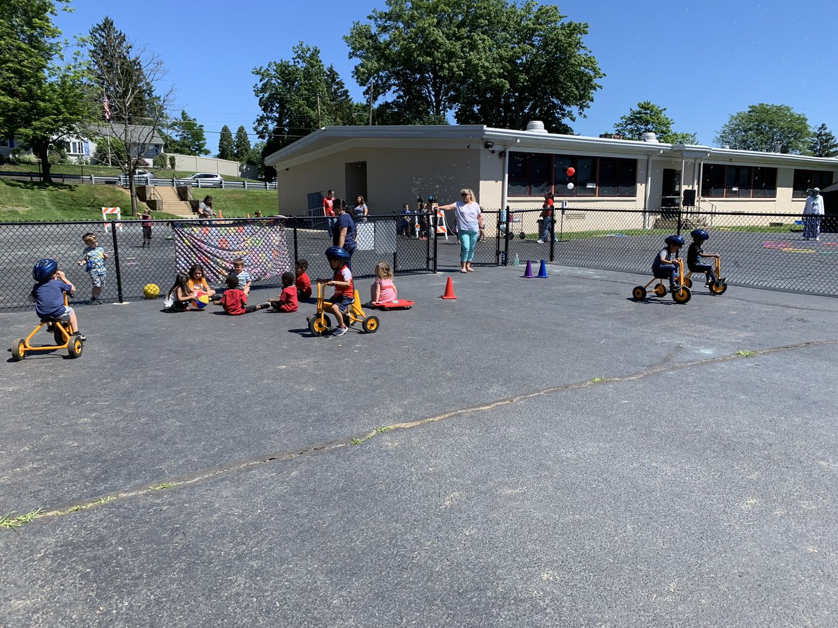 HeatherXavier7's tweet photo. End of the year fun! https://t.co/vLIMogoKXo