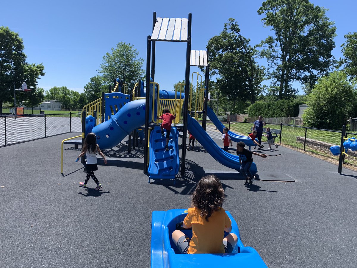 HeatherXavier7's tweet photo. End of the year fun! https://t.co/vLIMogoKXo