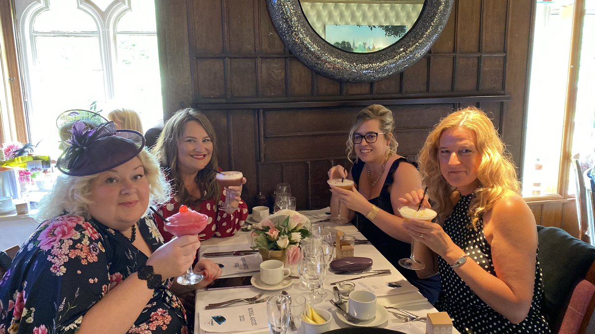 Lyndsey had a day away from the office <a href="/TheWineryBurton/">The Winery</a> at a ‘Royal Ascot’ day with Sarah from  <a href="/Approachbiz/">Approach</a>, Hayley and Ashley. Great day out.👌🏻