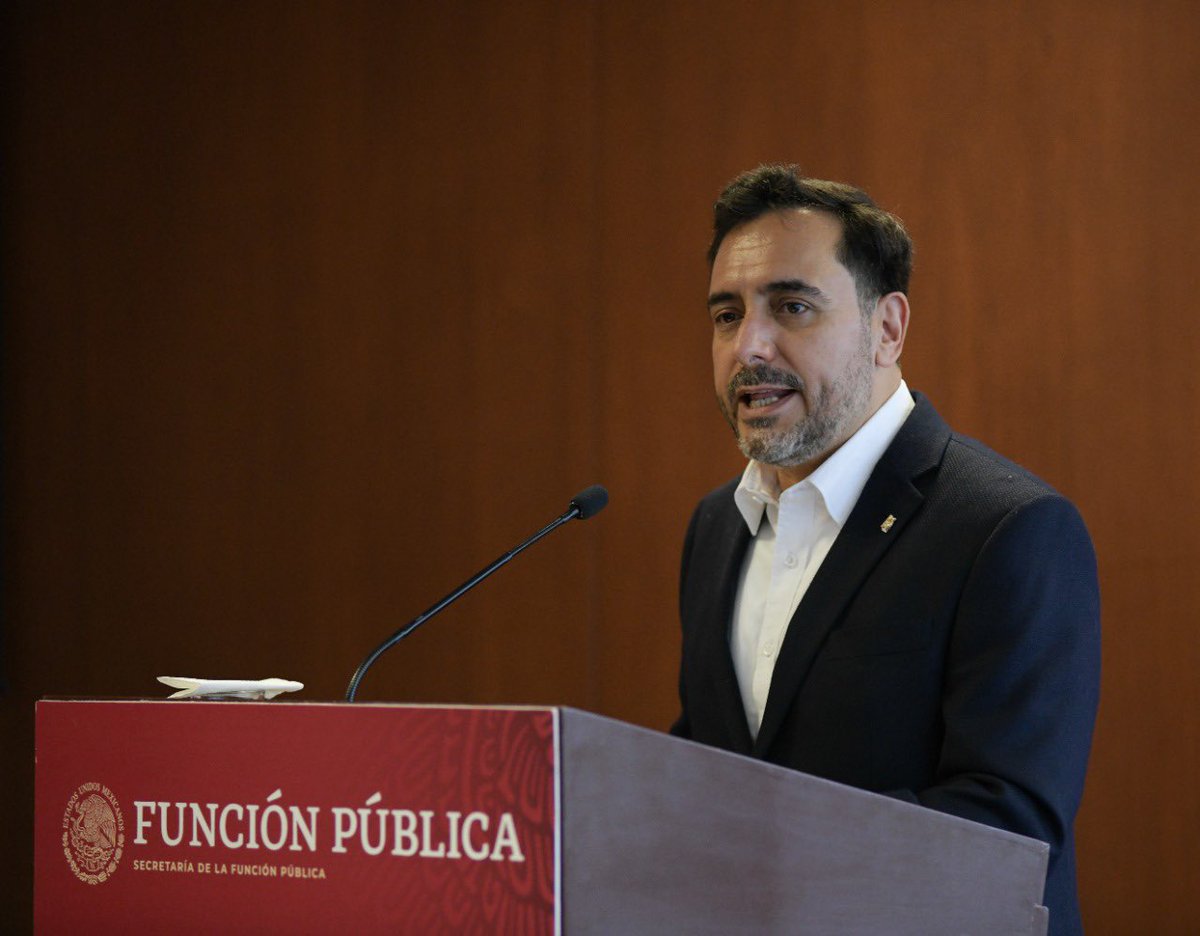 Irma_Sandoval's tweet photo. ¡Bienvenida la técnica y la ciencia al servicio del pueblo!

Esta mañana en la @SFP_mx signamos un convenio de colaboración con el Dir. Gral. del @IPN_MX, @ArturoReyesS_ para proyectos de #profesionalización del servicio público y democratización de las tecnologías. https://t.co/Xs32nkyU3Z