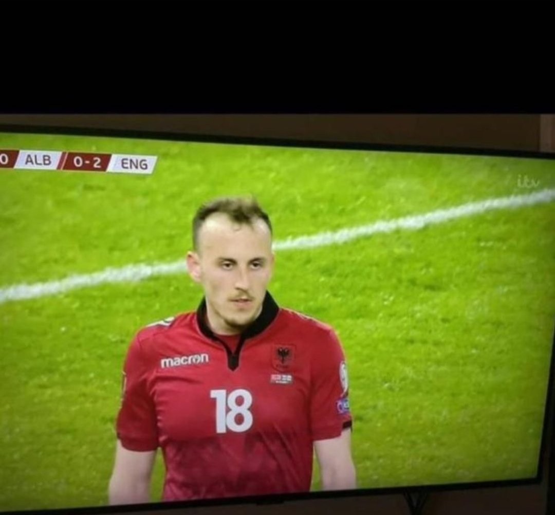 blauweiss161's tweet photo. Seit wann spielt t-bag für Albanien? https://t.co/T9d2Vqz5Y2