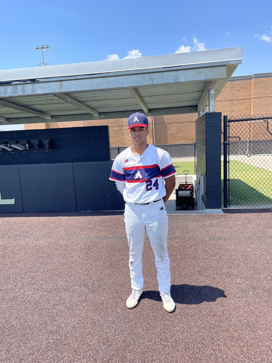 PBRTX_Scouting's tweet photo. Final 
Texas Redds-8
Arlington A’s Reds -9

PoG: #24 Torin Willis @TJUNSTOPPABlE34 
3-3, 2B, 2 Singles, 3 RBI’s, Scored winning run

Arlington A’s Reds 
Newman International HS
2022
@PBR_Texas @GAPTTournaments @arlingtonas1988 https://t.co/lpHSTziSUU