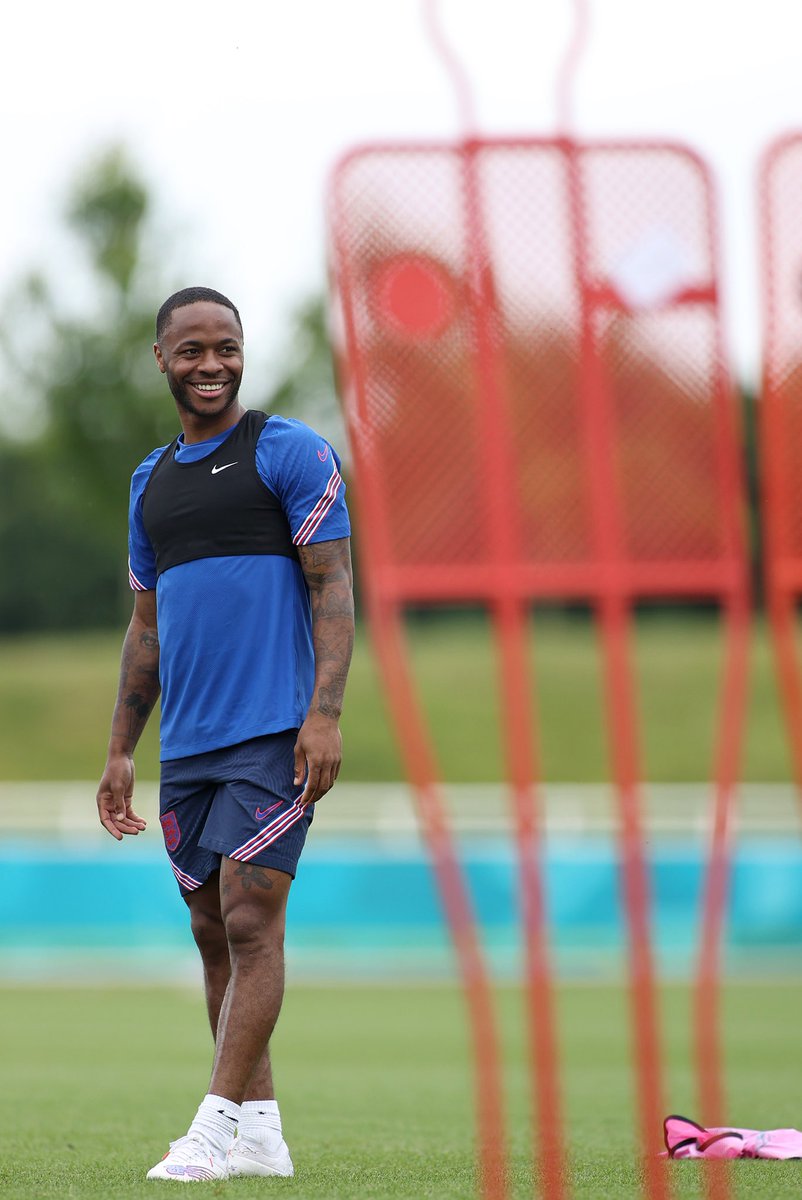 sterling7's tweet photo. Razza &amp; Gazza… @england loading ⚽️ https://t.co/Qi8p7UpjPw