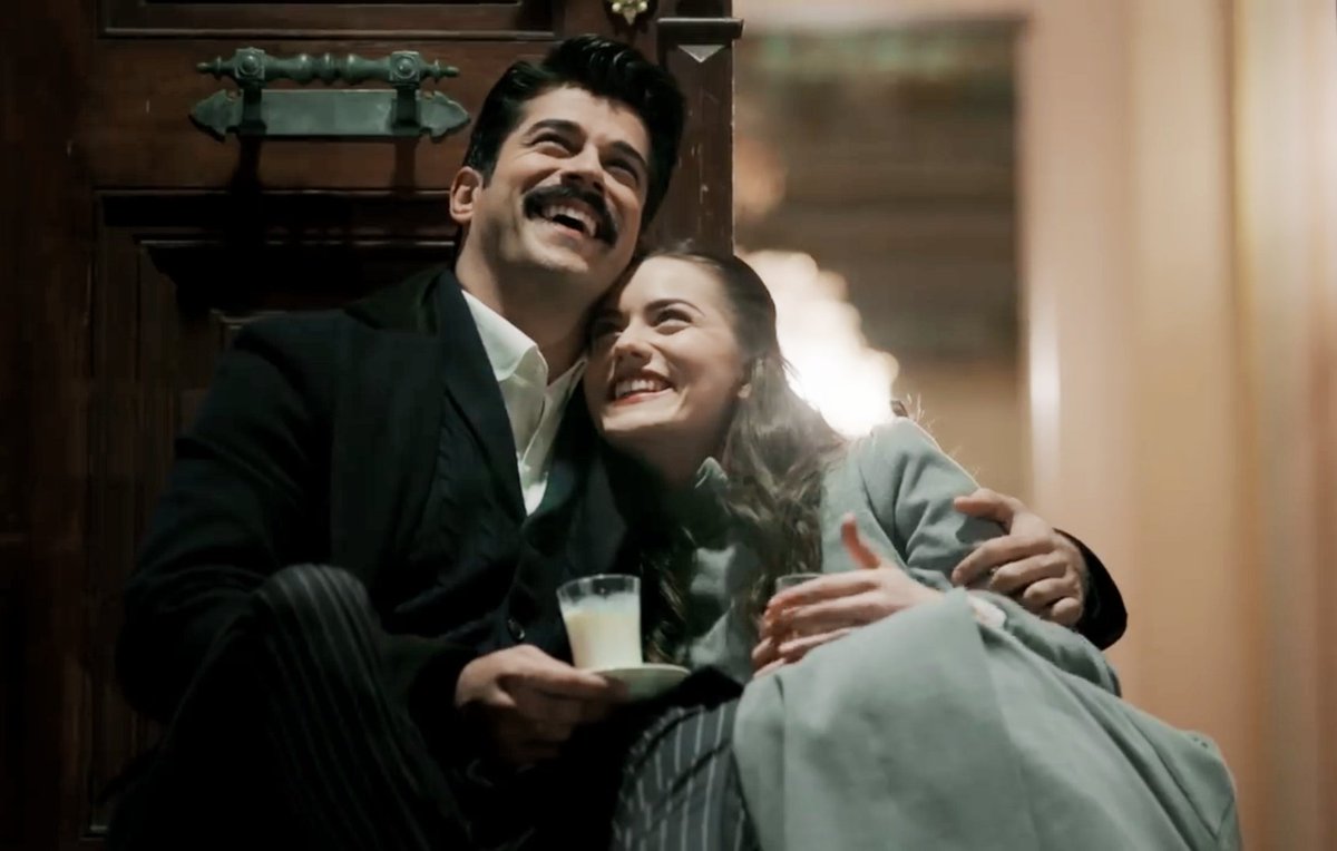 • Başımı göğsüne yasladığımda her derdime şifa ordandır, biliyorum ..