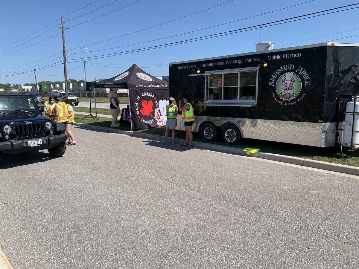 smstingrays's tweet photo. Don’t forget to pick up your #yummy rib dinner today between 4-6 pm #SmashedApple #StellaStrong https://t.co/eRhNdQWMBD