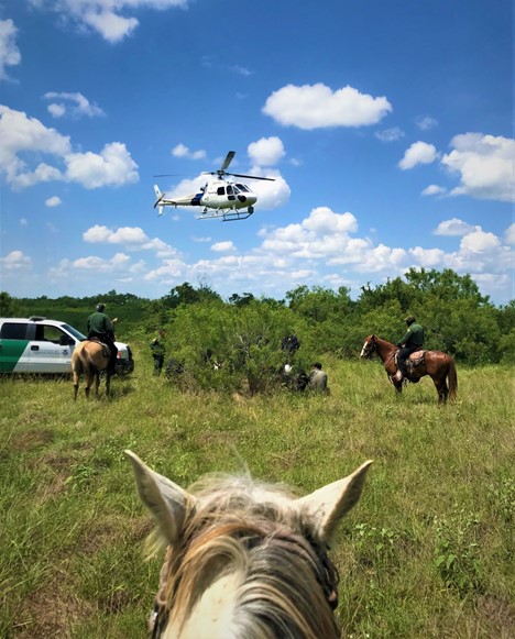 CBPSouthTexas's tweet photo. With HOT temperatures reaching 100 degrees, the collaborative efforts #USBP @TxDPS Air asset, #LaredoSector Horse Patrol Unit, Small Unmanned Aircraft System, and @CBPAMO resulted in the apprehension of 50 undocumented migrants.
#BorderSecurity @USBPChiefLRT @CBP https://t.co/FjhZvNRCMS
