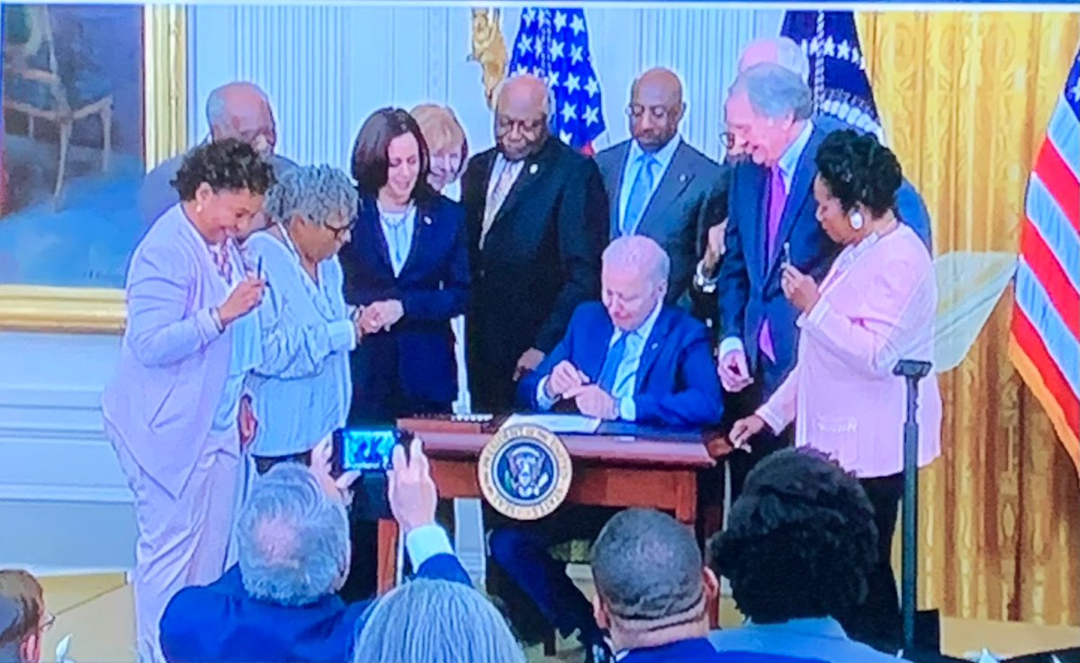 FOX25Jasmine's tweet photo. BREAKING #Juneteenth is officially a federal holiday after President Biden signs bill. @OKCFOX https://t.co/lAZg0brhlr