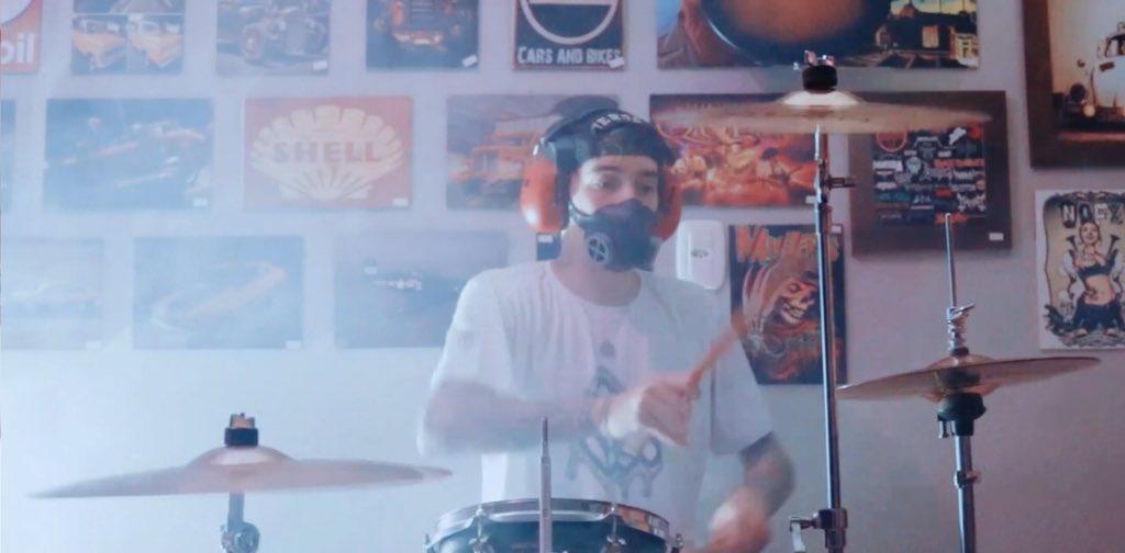 andresgedoz's tweet photo. Lançamento amanhã. Inscreva-se no nosso canal do youtube‼️
Link: https://t.co/4Vnq9sZcNy
#punktrap #punk #trap #rock #poppunk #fuskazul #bandafuskazul #estudio #music #studio #punkstyle #trapbrasil #trapmusic #trapbr #emotrap #rockbrasileiro #emorap #rocknroll #rocknacional https://t.co/wPY1d5FBHe