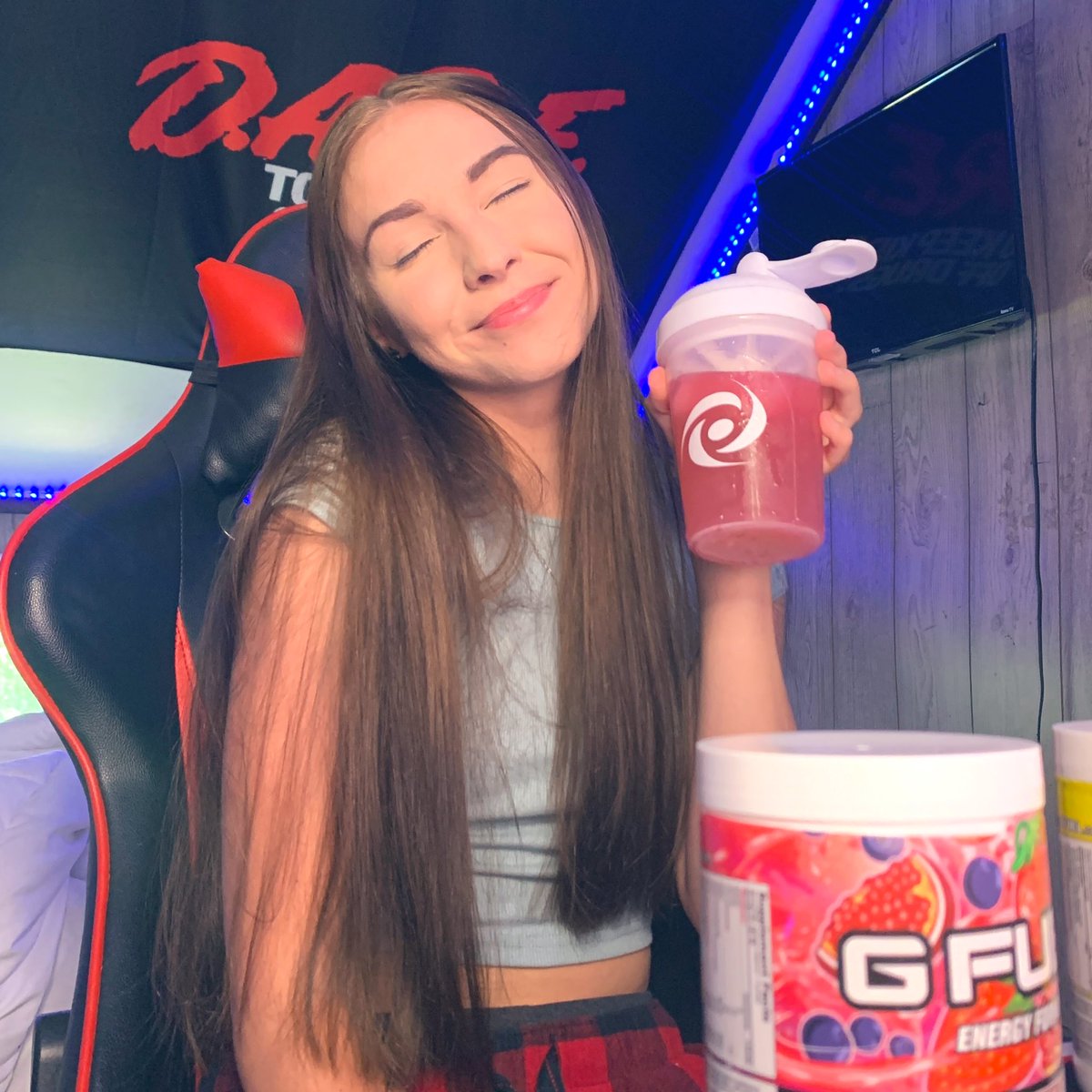 JuliaTherrien's tweet photo. 🚨Use Code “FRONT” for 30% off until the 21st!
#frontgg #gfuelad @GFuelEnergy https://t.co/bT4mGs2omS