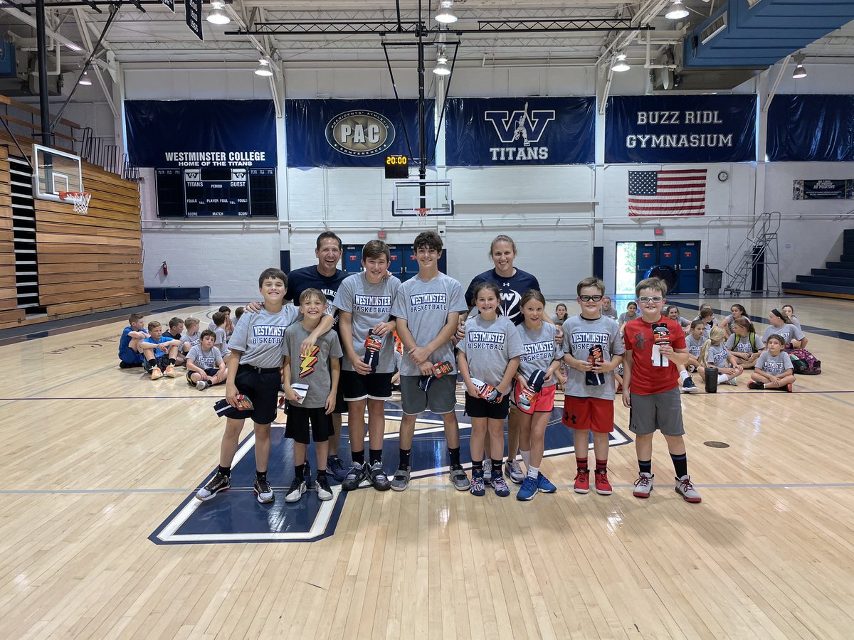 KevinSiroki's tweet photo. Basketball Camp this year was like none ever, Great to finally see kids SMILING, LEARNING and HAVING FUN!!!! Best ever!!! #TitanFamily #ListenLearnLead https://t.co/6ZzDq0I8LK