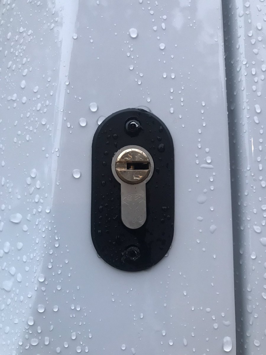 nixonelectrical's tweet image. #hooklocks fitted. Great Job👍