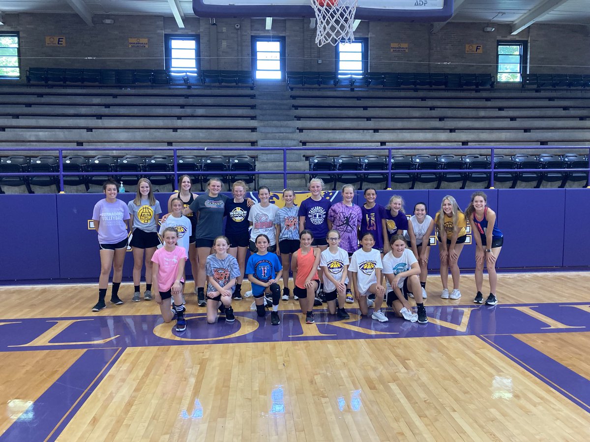 kkitz23's tweet photo. 6-8th TVille girls bball camp!! https://t.co/yhsybKqgfe