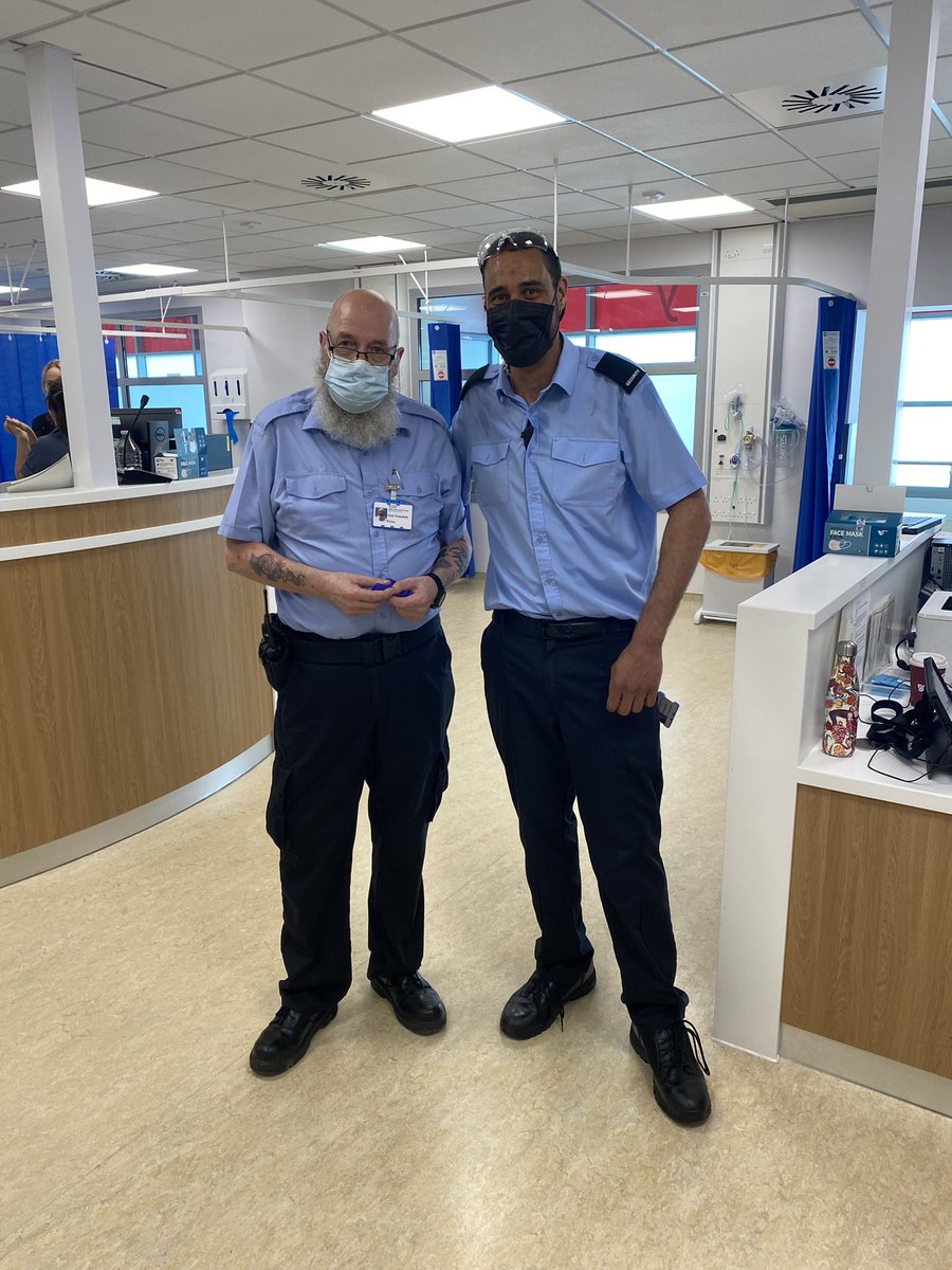 EDBroomfield's tweet photo. Meet @AaronBe48138350 &amp; Mick both have worked in ED for 17 years! They are always a friendly face and work tirelessly day in day out to ensure flow, safety and kindness is spread throughout the department #ThankYou  @MSEHospitals https://t.co/jZOZcIIVjG