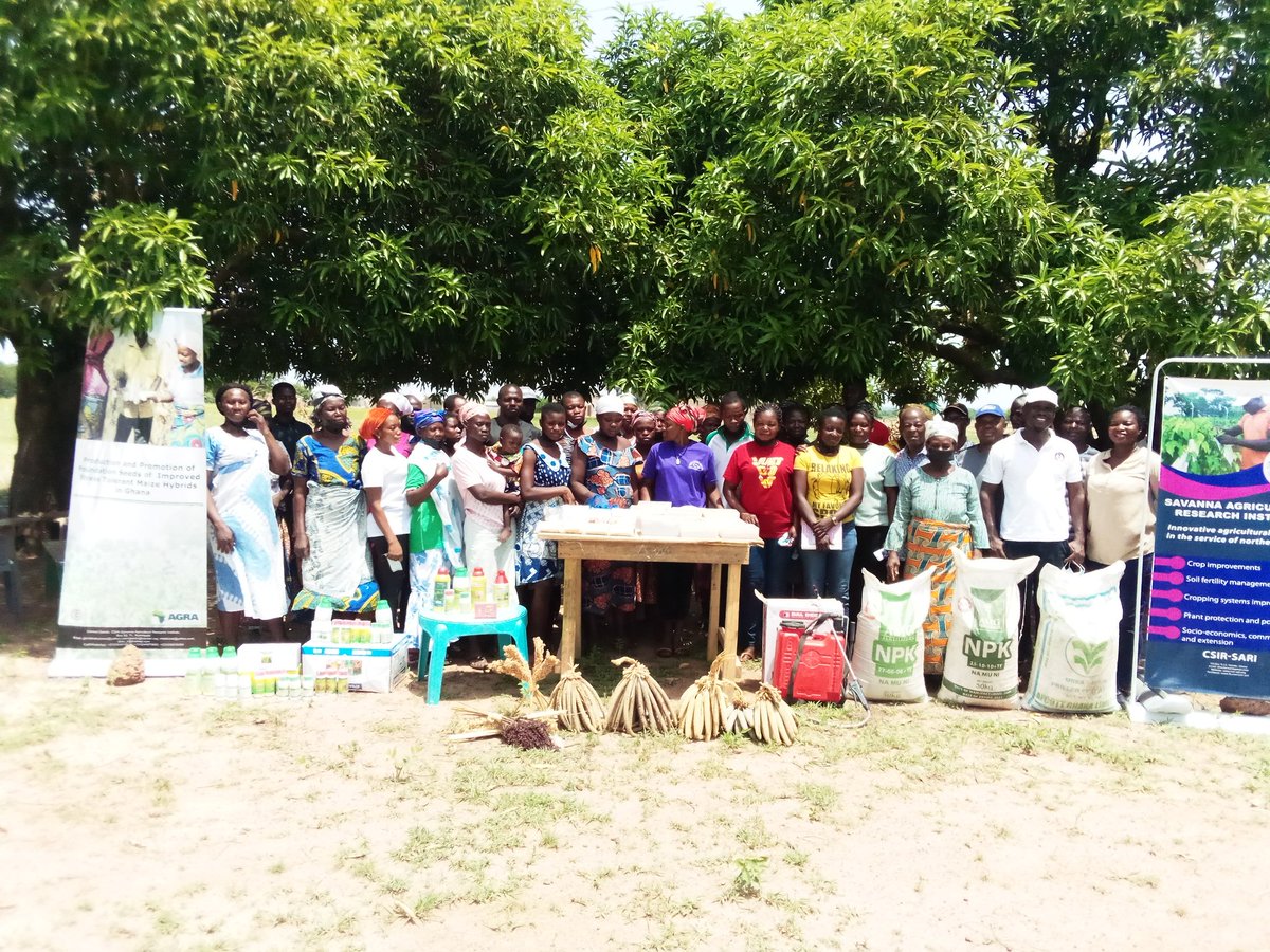 CSIR-#SARI under the #PAIRED project sponsored by #CORAF continued with their Seed Fair but this time in two selected communities in the Upper East Region.

The organizing team will move on to the Upper West Region on Monday

#USAID
#Agriculture
#food
#farming