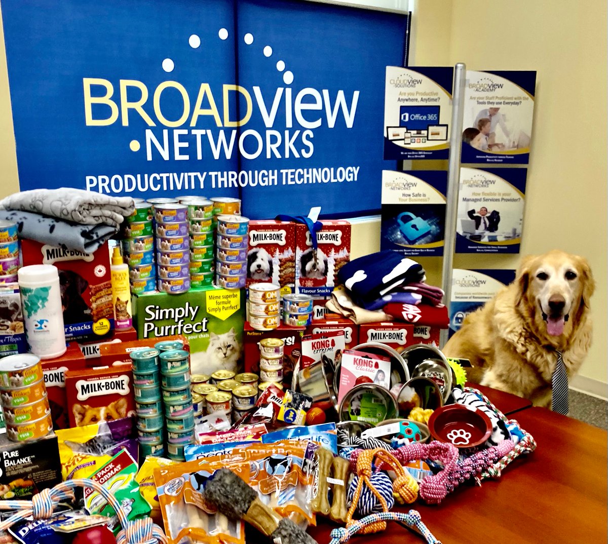 MSPCorpPrairies's tweet photo. Last Monday, Dexter our Canine Executive Officer delivered a #PetHamper full of goodies and toys to his furry friends at the @WpgPetRescue! Thanks to our team for supporting this initiative! https://t.co/y17kPjMbYP