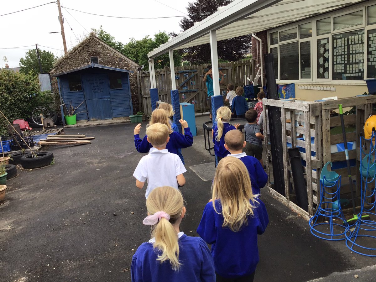 Clinton_Dolton's tweet photo. We had a visit from Demelza at recycle Devon this morning, the children loved pretending to be pirates and rowing on an imaginary boat to save sea creatures caught up in plastic waste. #recycledevon #saveourseas #takeyourlitterhome https://t.co/IPDb3bSngk
