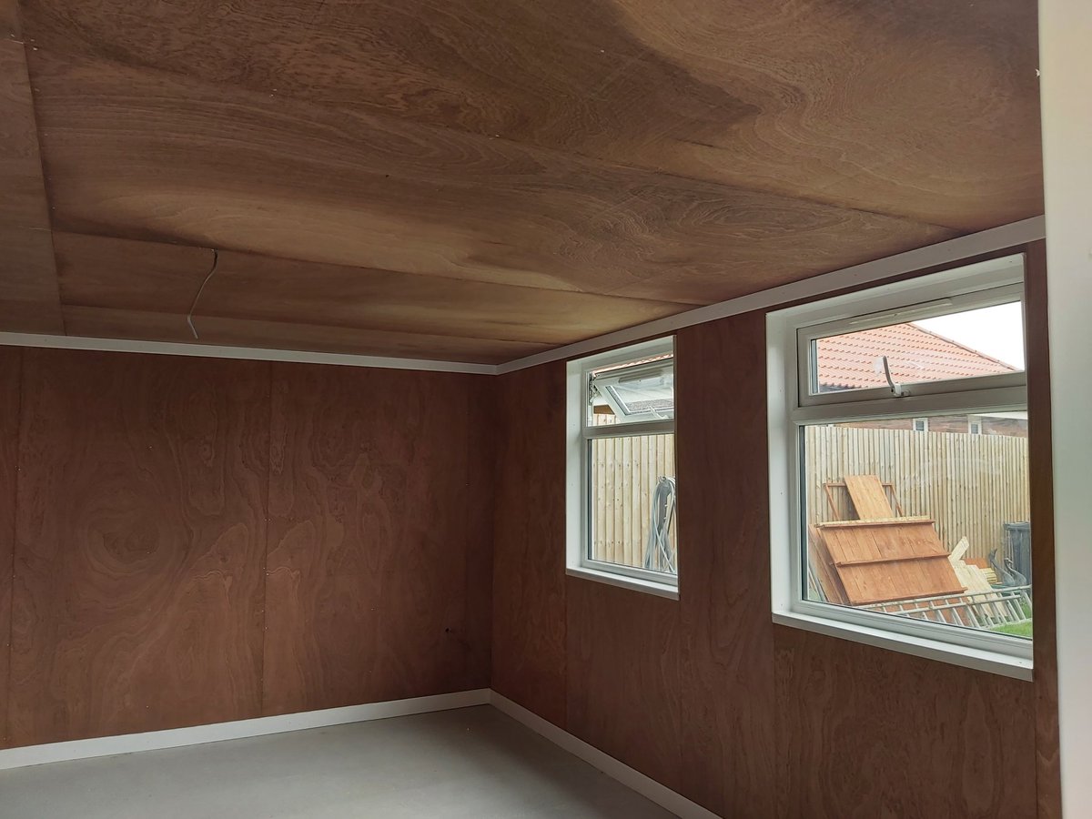 rpageconcrete's tweet photo. Building erected in #Clacton. Ideal #shoffice #mancave. No maintenance, insulated and plywood lined inside. With #EPDMroof and upvc door and two upvc windows.#gardenroom. https://t.co/sTOLViUejE