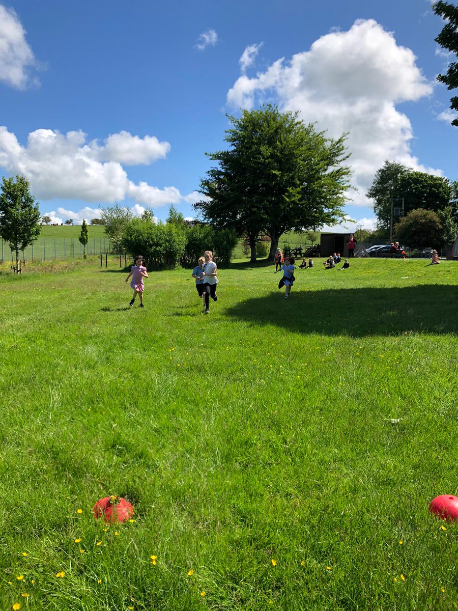 crosshill_ps's tweet photo. Some fun in the sun today ☀ #SACActiveSchools #letsshift #CrosshillClass2 #CrosshillClass1 #Races #GreatFun https://t.co/CLIsAiaFqQ