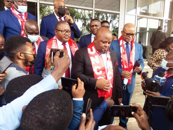 NotifyGroup's tweet photo. Les ministres et les élus de l'UNC annoncent le boycotte aux réunions du CACH 

 Pour plus d'infos téléchargez gratuitement Lubum RdcM infos sur https://t.co/1HTnV13NsQ
               
 #RDC #Kinshasa #Congo #Lubumbashi #Monde #Info #Politique https://t.co/W6A4AzA0bm