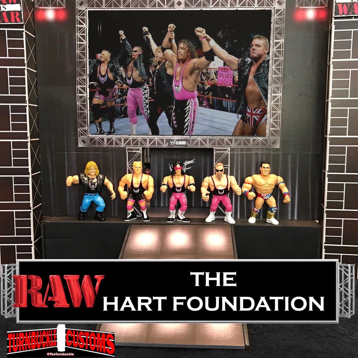 TheTurnbuckle's tweet photo. A family that fights together - stays together.
#WWE #WWF #BritishBulldog #BretHart #CustomHasbros #HasbroCustom #JimNeidhart #BrianPillman #owenhart #CanadianStampede
@NatbyNature @DBSmithjr @FlyinBrianJr @BretHart https://t.co/NZlVcDMUW7