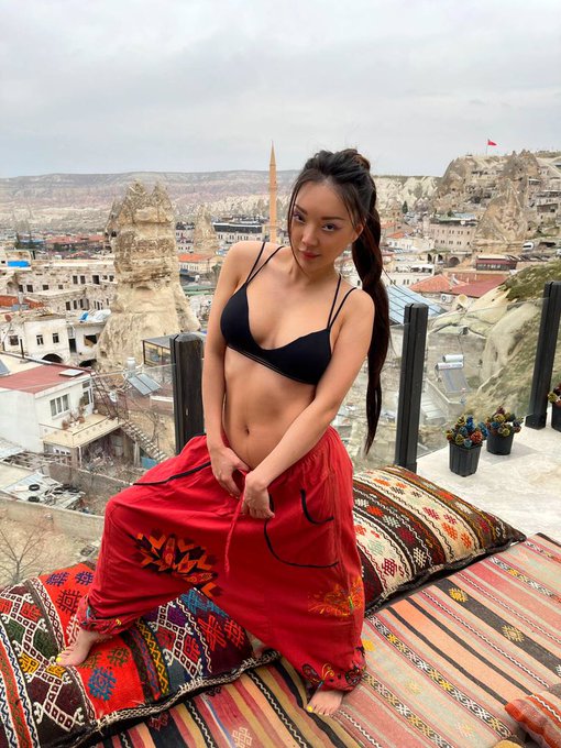 Did you ever been in fairytale?😍 I&rsquo;m your Jasmine and you can be my Aladdin 😏  Do you wanna see my &ldquo;Rajah&rdquo;